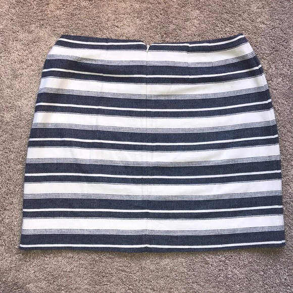 Anne Taylor Loft knit skirt - Picture 3 of 5